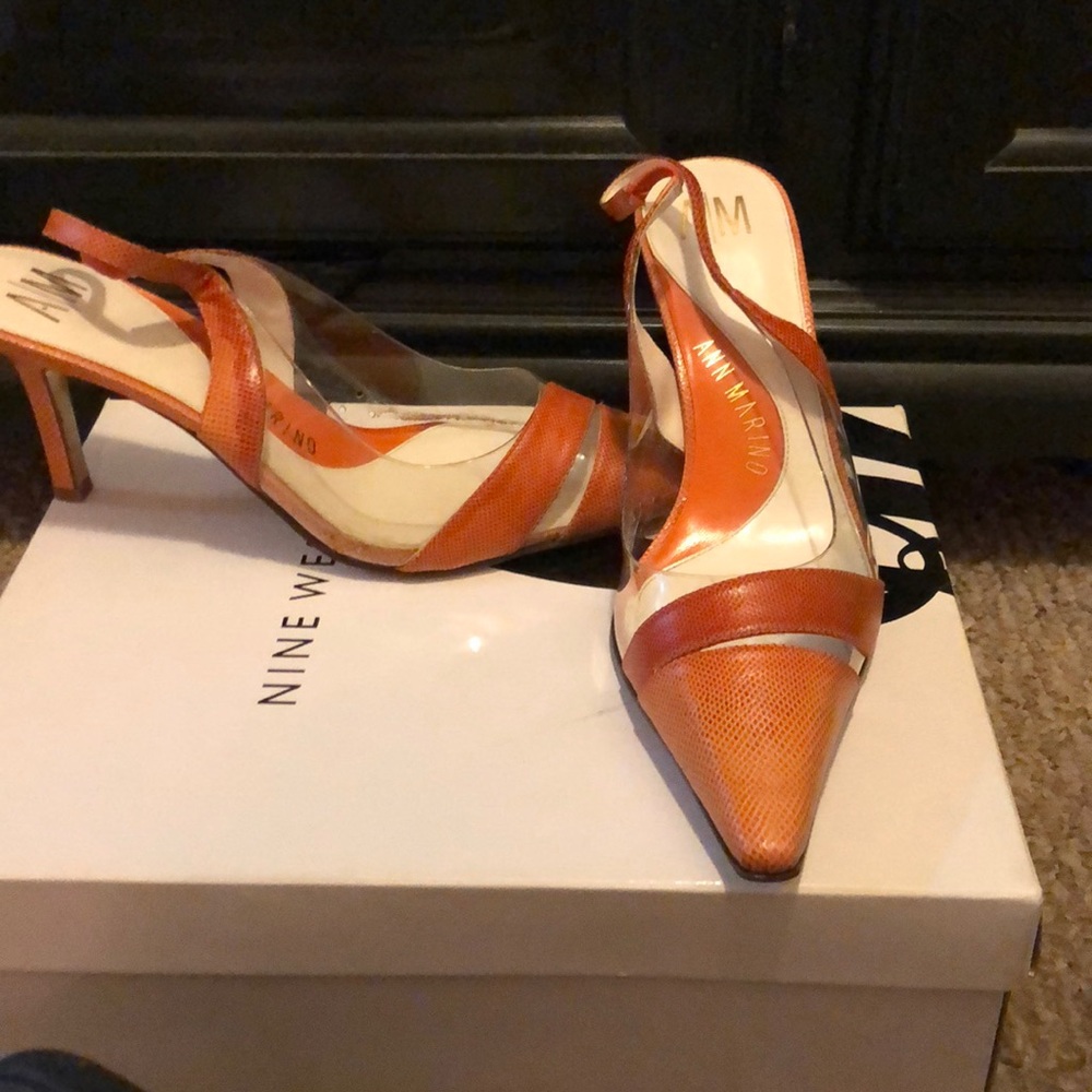 Strap heel shoe